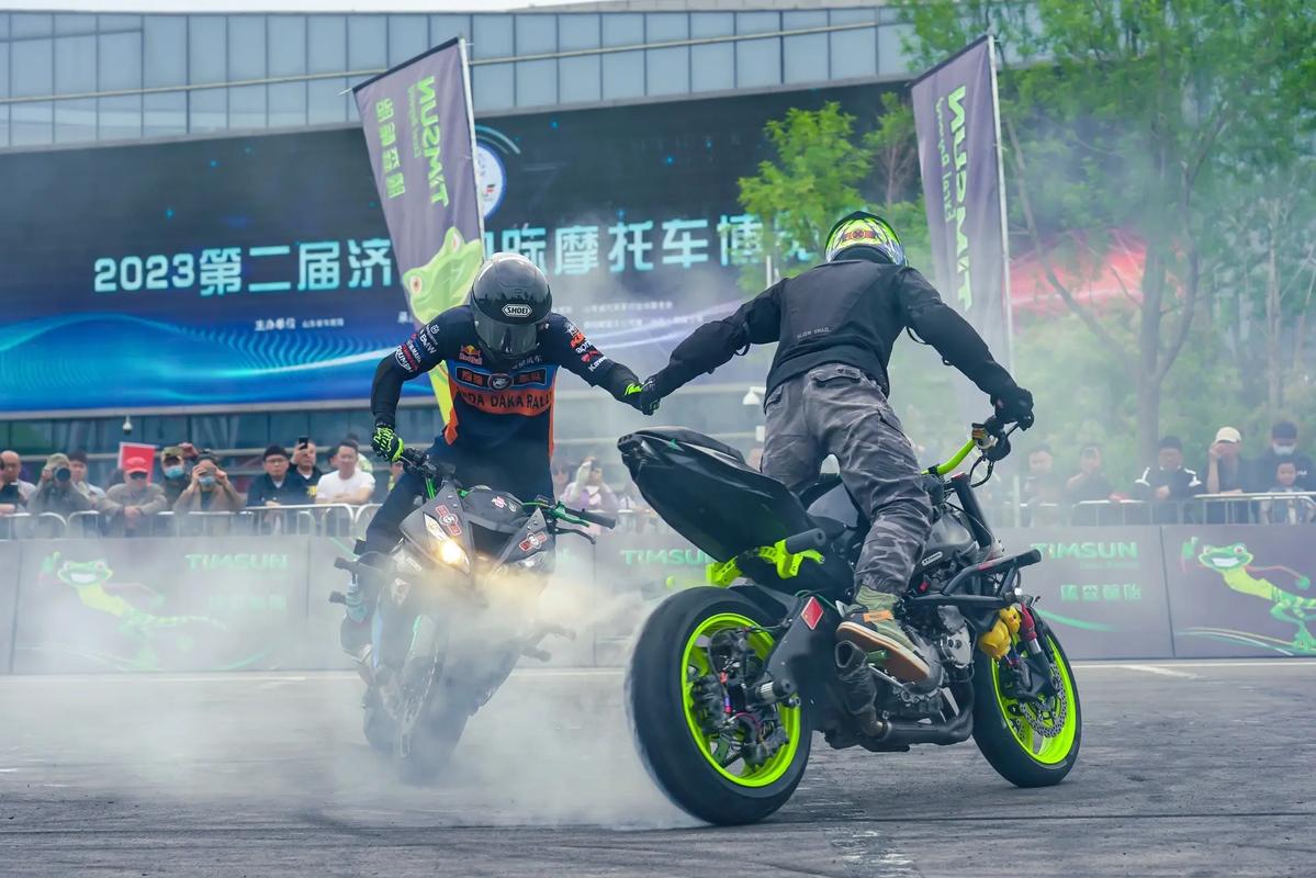 特技摩托车2:刺激赛车,无限挑战等你来战!