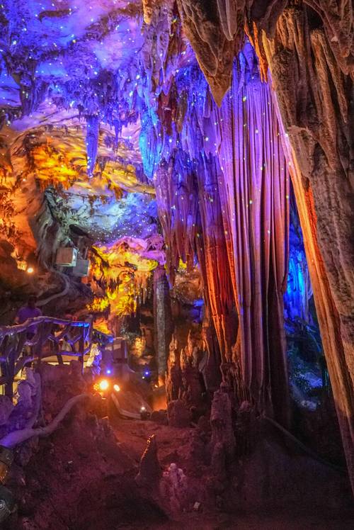 洞穴探险去哪里好玩？国内这几个地方值得去！