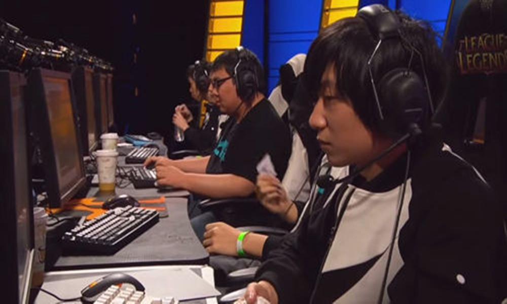 LMQ战队传奇：那些年我们一起追过的电竞梦