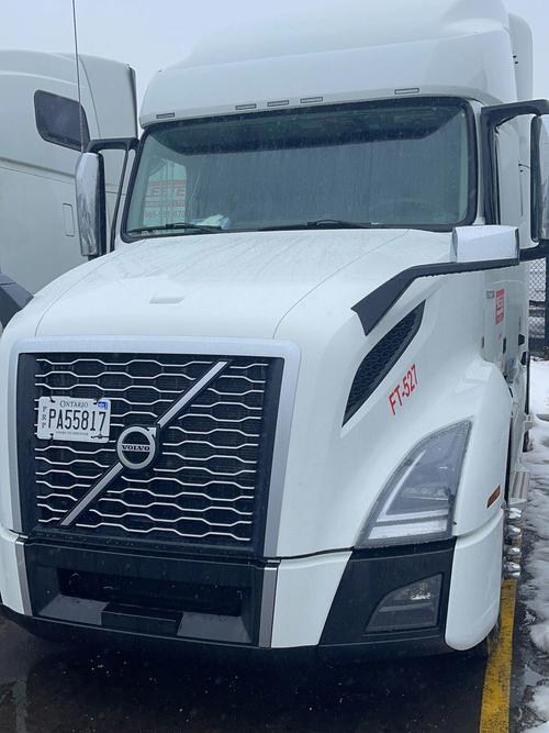 18轮大卡车穿越美国怎么玩？老司机教你省钱！