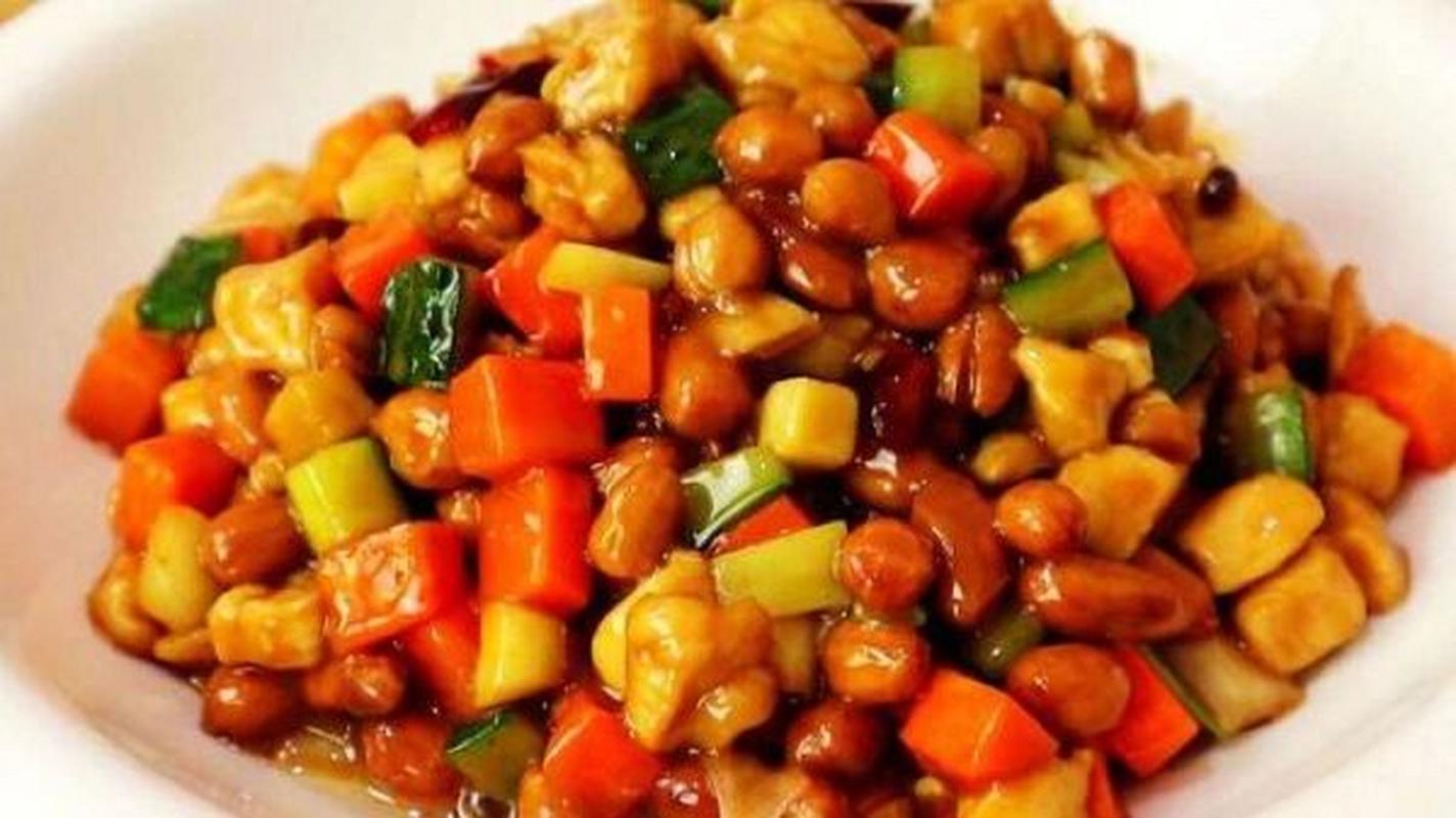 “宫保”是什么?宫保鸡丁名字里的“宫保”含义揭秘!