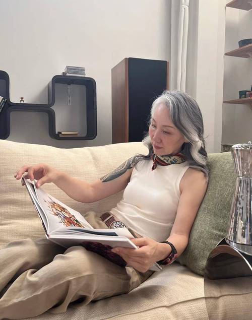 东北Granny:这位老太太的独特魅力何在?