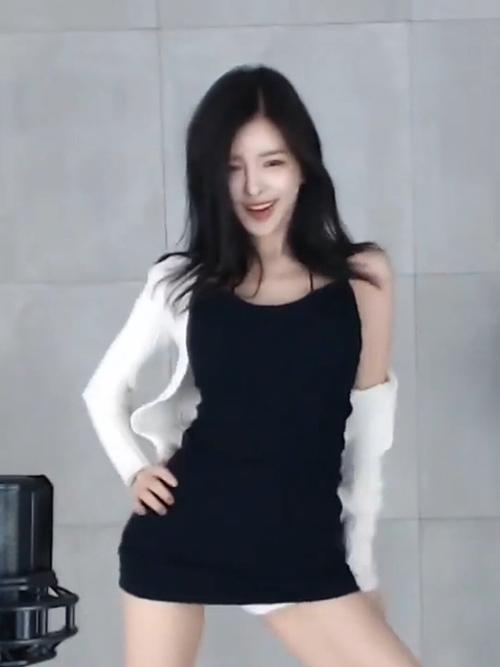 热舞女郎更新地址在哪？高清壁纸资源下载