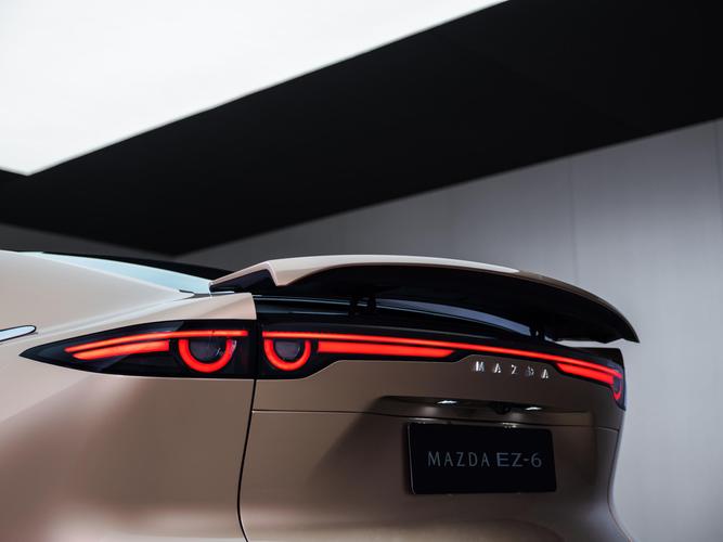 马自达EZ-6：13.98万起，全新中型车值得入手吗？