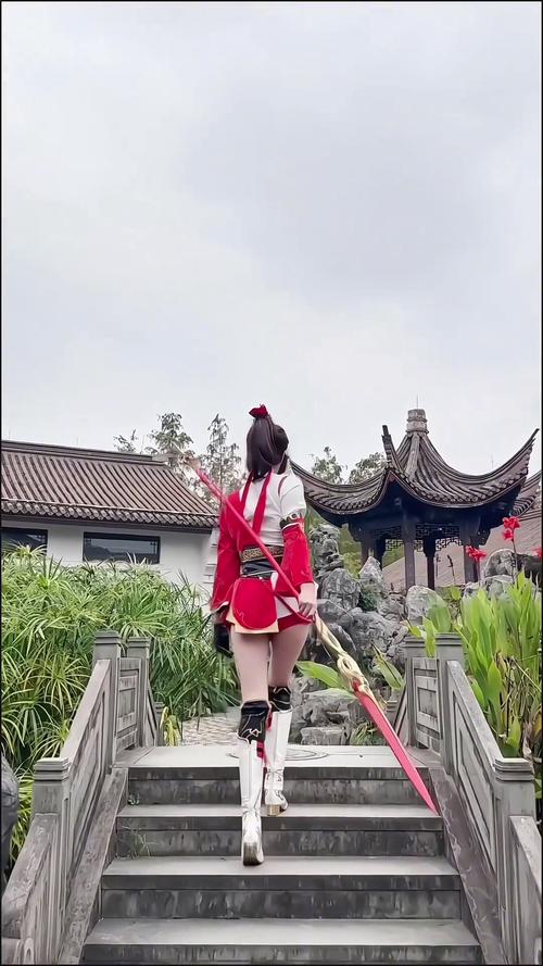 云缨衣服泛黄怎么办?简单方法还你洁净衣物!