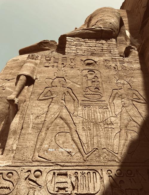 神庙故事：探访那些充满传奇色彩的神庙