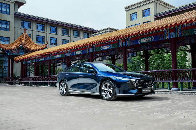 马自达EZ-6：13.98万起，全新中型车值得入手吗？