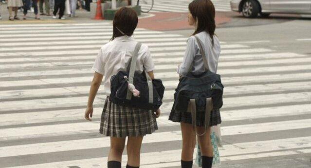 如何找到女学生鉴别学院的最新版本更新地址?