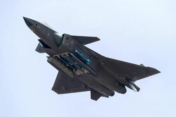 超级战斗机:未来空战系统,感受最先进的战斗机技术!