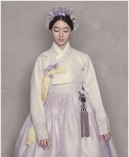 韩服:韩国传统服饰的魅力与文化内涵