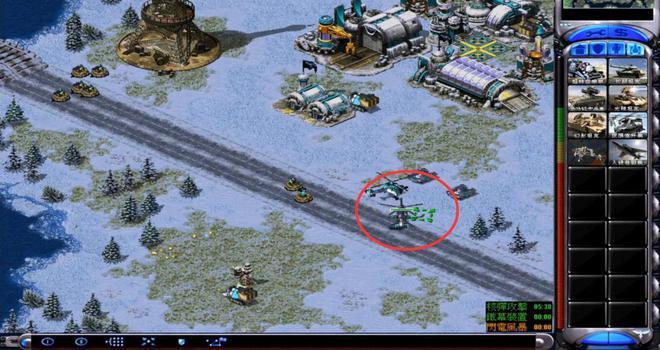 红警2黑鹰与入侵者对比：哪个更适合你的战术？