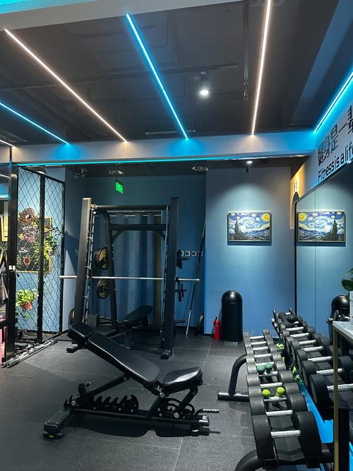 禁欲健身中心地址变更通知：方便你我他，健身更轻松！