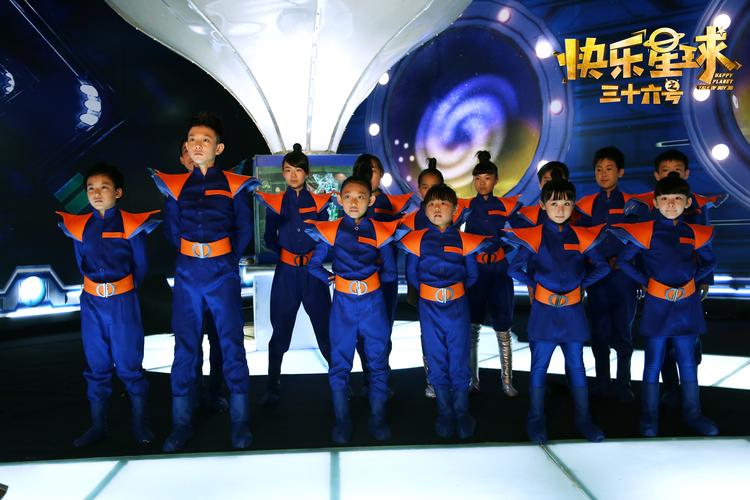 成名之路V0.1汉化版下载：感受成名艰辛与快乐！