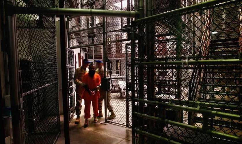 变态监狱最新内幕：狱中生活揭秘，人性与黑暗的较量