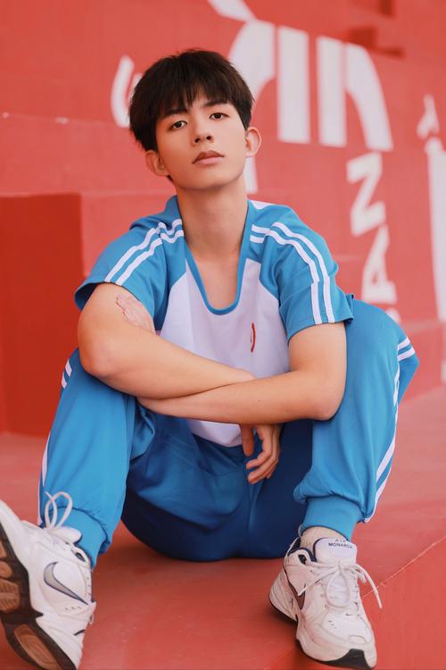 想重返青春?重返少年S2官方网站等你来!