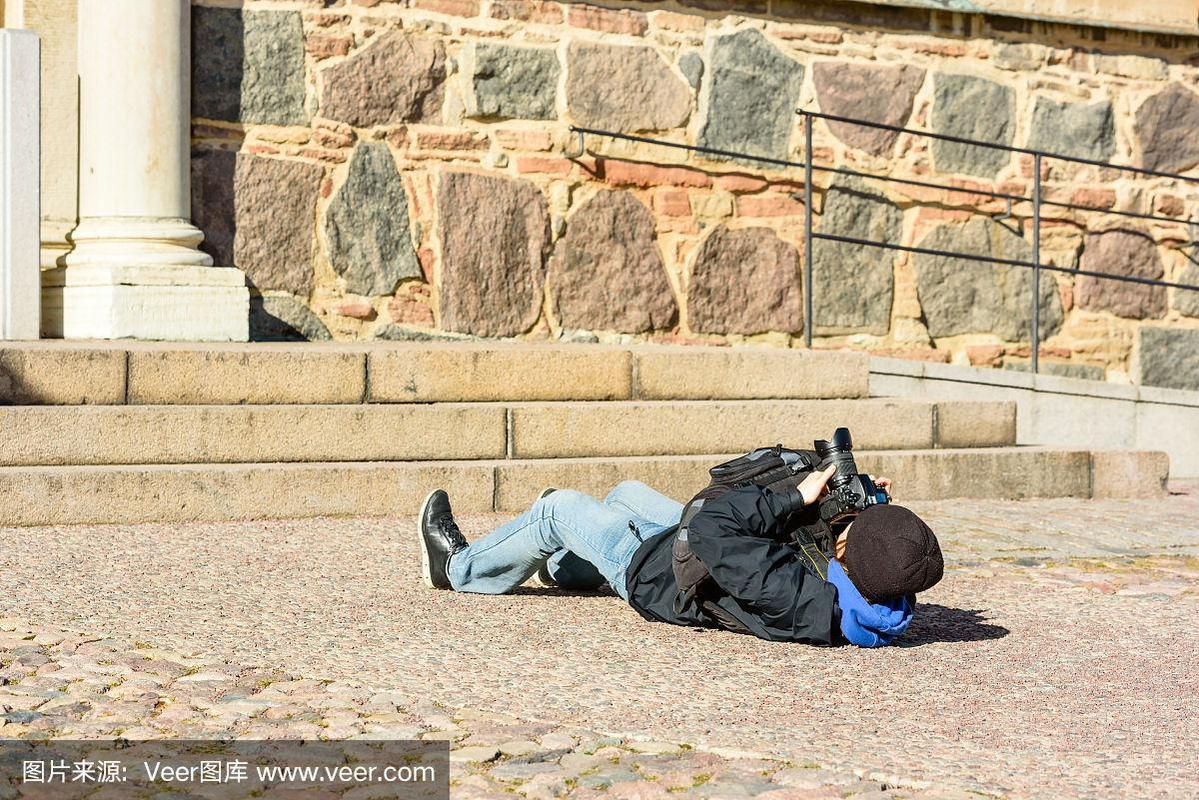 想下载摄影师的谎言？小心骗局，安全下载技巧！