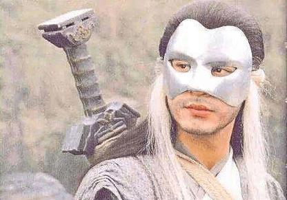 在杨过游戏中，拯救世界靠的是善还是恶？你的答案是什么？