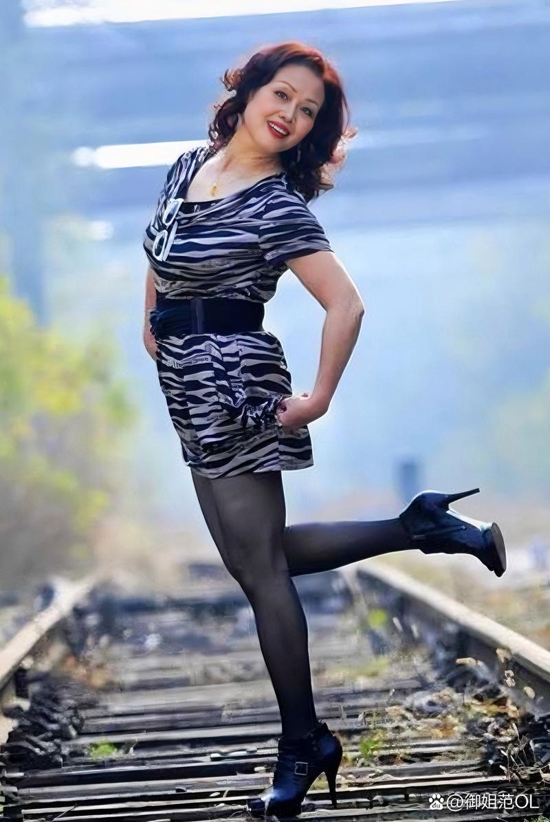 快速下载徐娘半老第一季汉化版：免广告纯净版