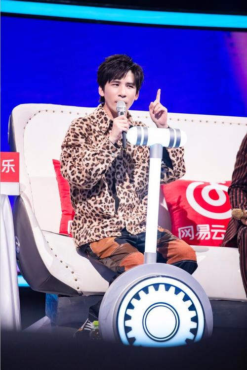 打工人张伟版本大全：超全搞笑视频合集，轻松解压神器