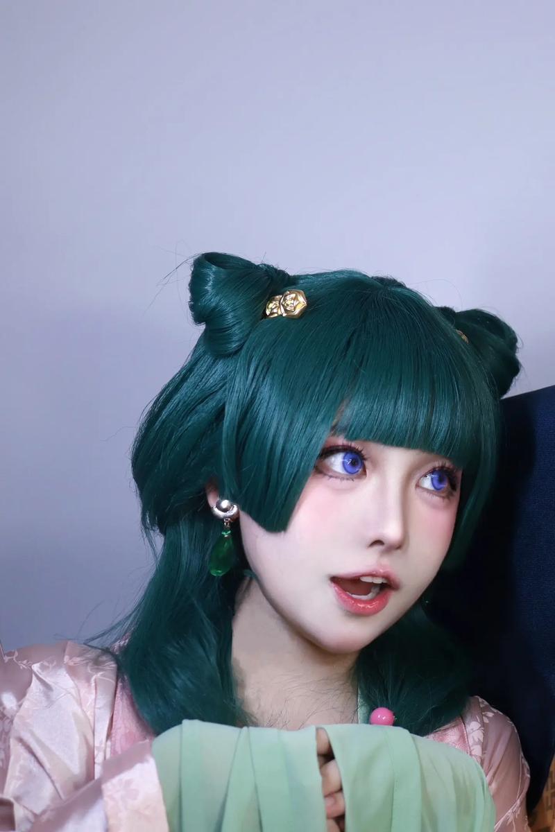 疯猫cos图集大放送：各种版本，总有一款适合你！