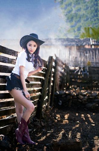 废村少女官方正式版下载最新版：全CG解锁版来袭