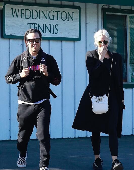 想玩热妻阿什莉?安卓下载安装步骤详解