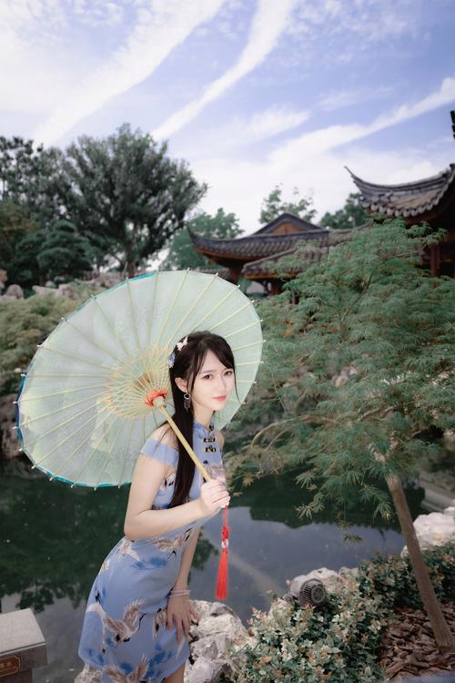 庭树沐年官网:最新写真及视频资源一览