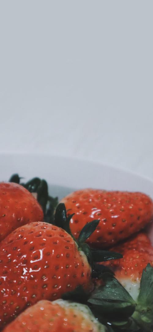 最新草莓粥粥作品地址，不容错过的高清资源合集！