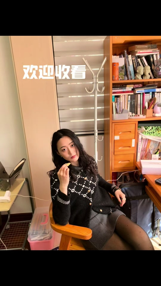 好玩吗？与女大生的同居生活游戏深度评测