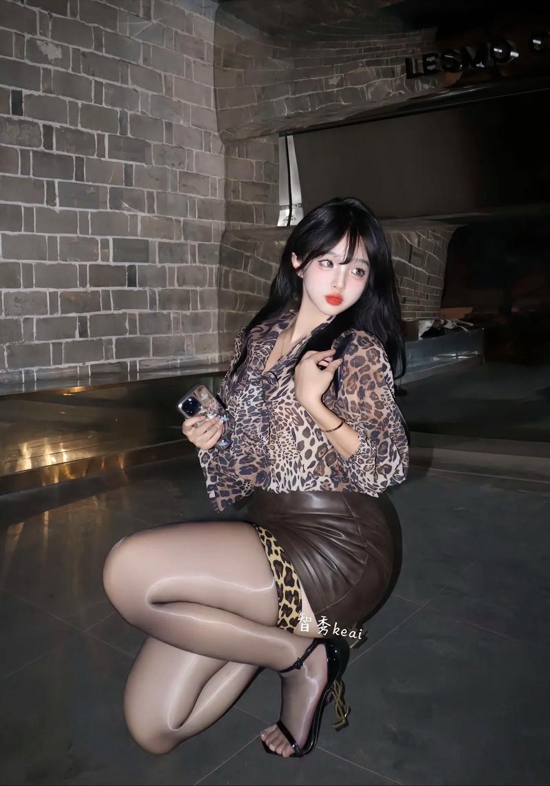 寻找反差美女最新版本：你绝对没看过的类型