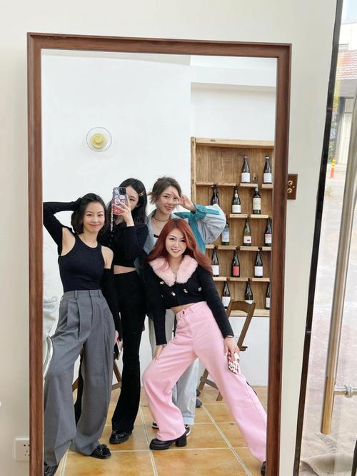 寻找我和美女有个约会更新地址：高甜恋爱等你体验