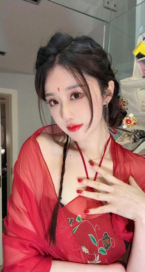 轩子巨二兔官方网站怎么找？虎牙平台快速登录方法！