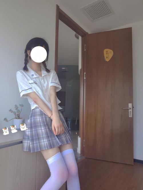 在员工室与JK度过的日常最新怎么玩？实用技巧分享！